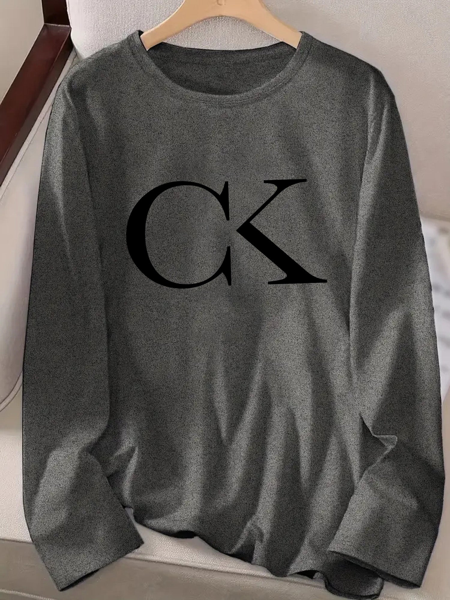 European And Style Women'S And Fashionable Long-Sleeve T-Shirt with Letter Print - Sporty And Casual Style, Minimalist Sportswear, Made of 95% And 5%, 180G, Featuring a Printed Design, Suitable for Autumn And Winter, Comforta